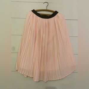 Abercrombie and Fitch Pale Pink pleated skirt with black elastic wasteband.